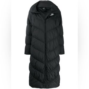 Nike long puffer coat - size Medium